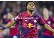 开云体育-杜安踢飞点球，导致里昂遭遇尴尬失利