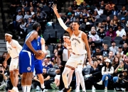 开云体育-快船客场击败马刺，结束连败