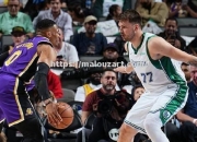 开云体育-雄鹿主场惨败湖人，遭遇三连败