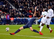 开云体育-埃弗顿遭遇连败，保级形势举步维艰