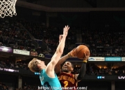 开云体育-骑士遭遇逆转惨败，主帅声音调高