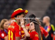 开云体育-西班牙球员被换下场引发讨论