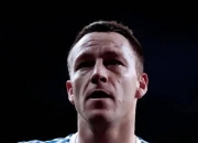 开云体育-切尔西主力中卫受伤离场，欧冠决赛缺阵困扰！