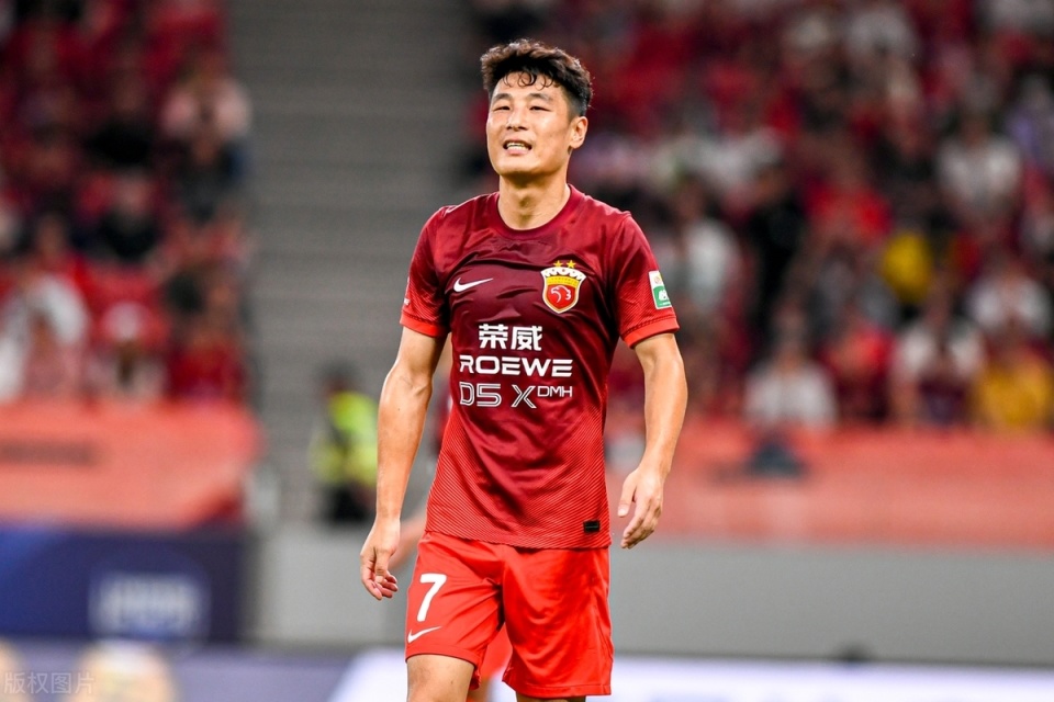 广州恒大连胜不断，积分领先众队