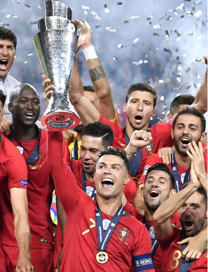 荷兰队士气高昂，卫冕冠军再夺桂冠