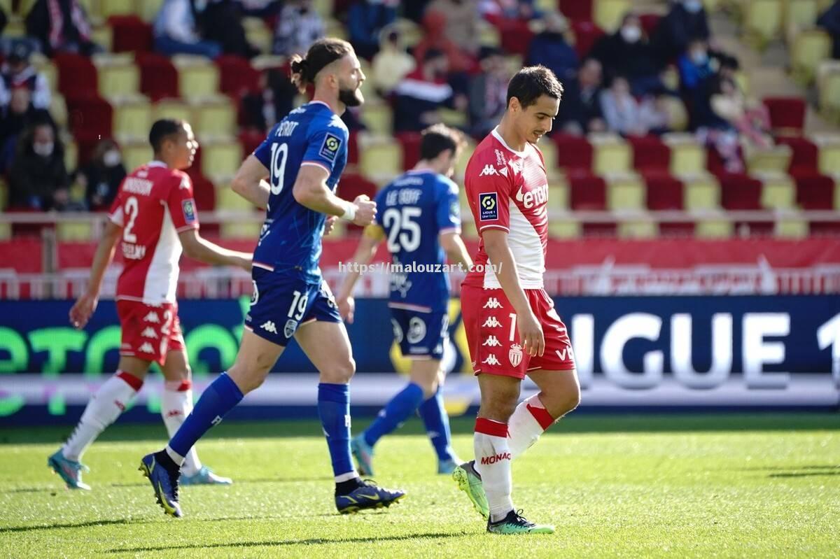 摩纳哥胜昂热，继续稳步前进