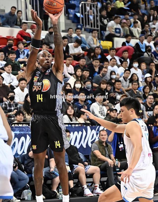 重要赛场上球员异军突起，表现抢眼