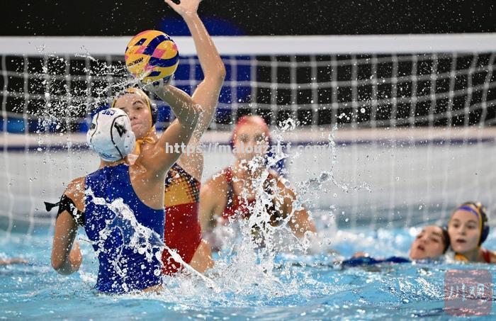 西班牙选手夺得射箭比赛冠军，实现突破