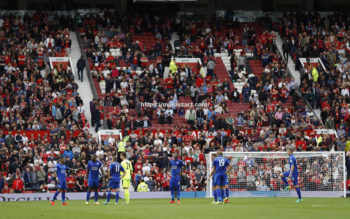 足球赛场上的激烈角逐让人扣人心弦