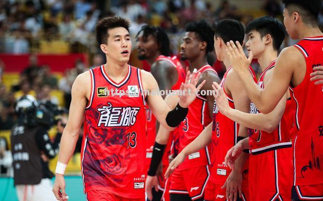 福建队在主场比赛中取得胜利 福建队在主场比赛中取得胜利