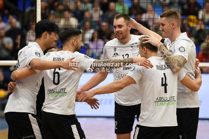 罗马尼亚队惜败于匈牙利,遗憾出局欧国大赛 罗马尼亚队惜败于匈牙利,遗憾出局欧国大赛